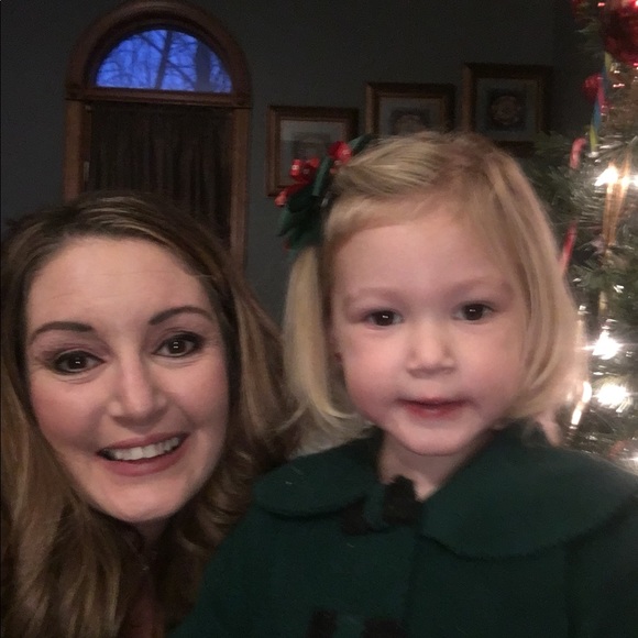 Meet your Posher, Amanda - Picture 1 of 2